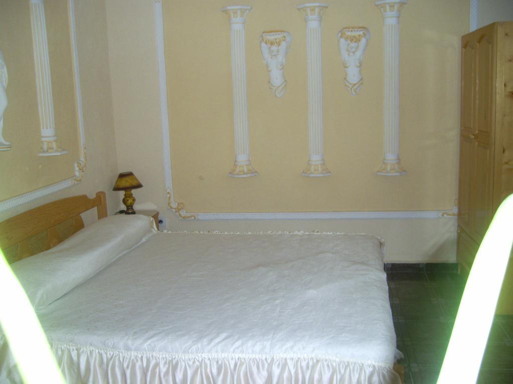 Family Hotel George Svilengrad Rum bild
