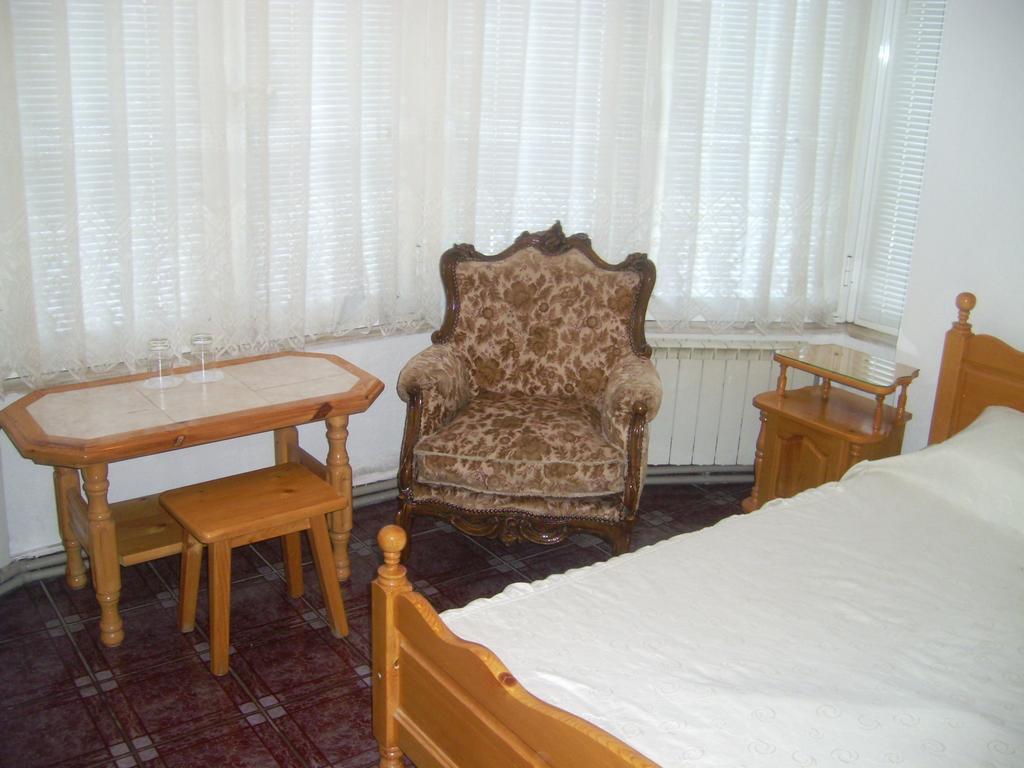 Family Hotel George Svilengrad Rum bild