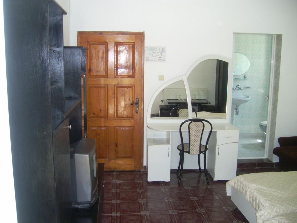 Family Hotel George Svilengrad Rum bild
