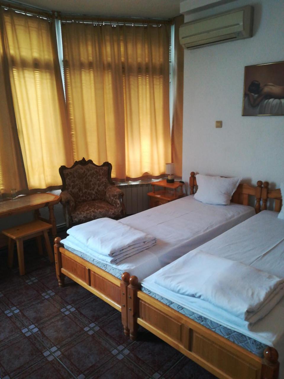 Family Hotel George Svilengrad Exteriör bild